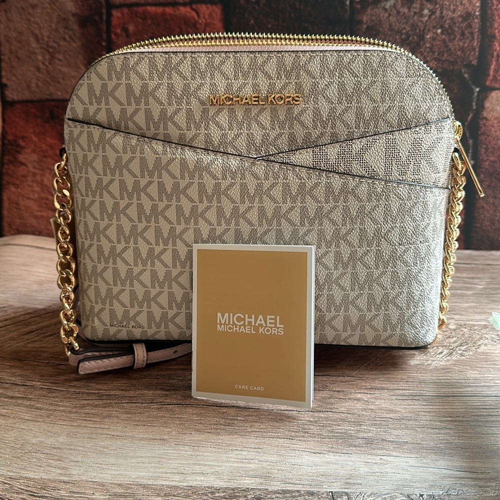 NWT Michael Kors Jet Set Travel Dome Crossbody Bag. Pink Trim and Strap, Gold